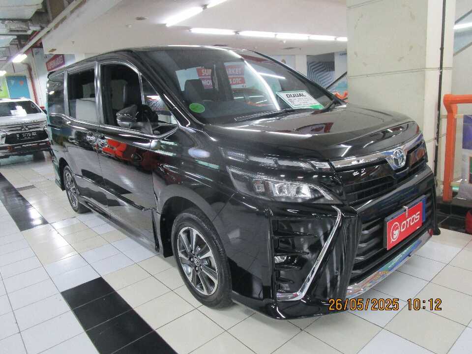 2018 Toyota Voxy 2.0 - Foto 1 dari 6