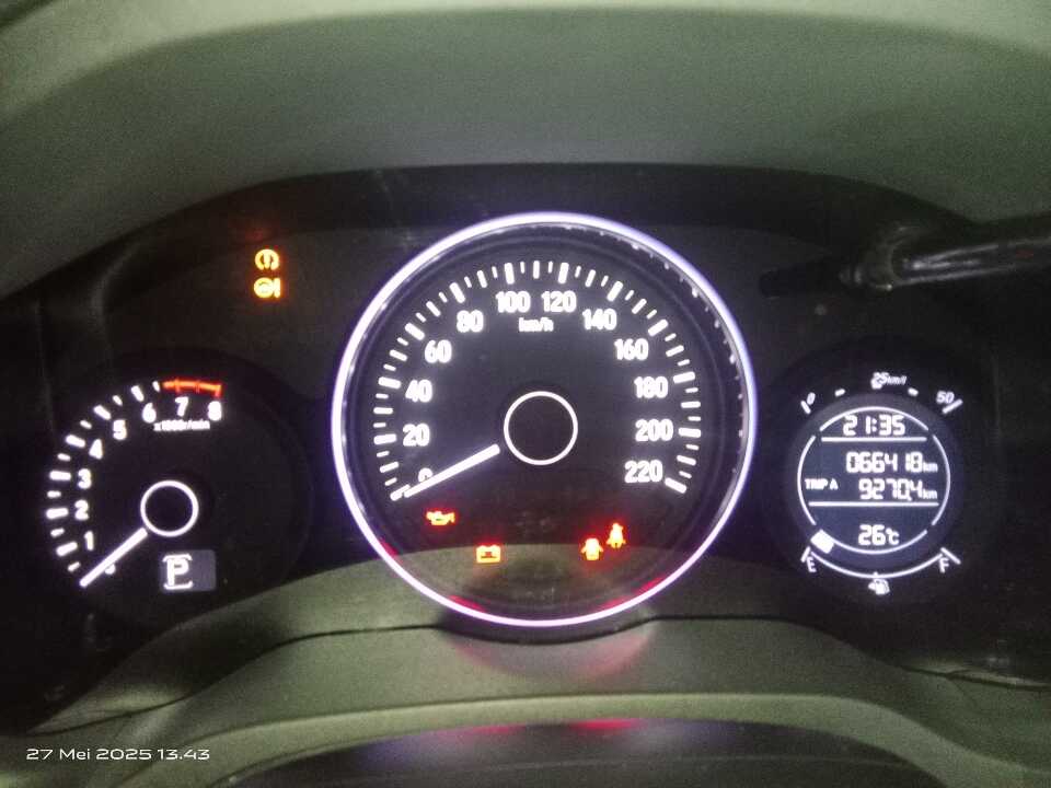 Foto Mobil Bekas Odometer Honda HR-V 1.8 RS tahun 2019