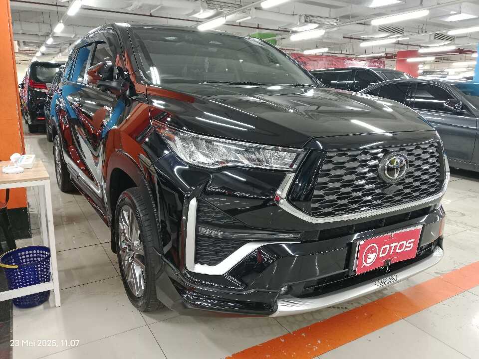 2023 Toyota Kijang Innova 2.0 Zenix Q HV CVT TSS - Foto 1 dari 6