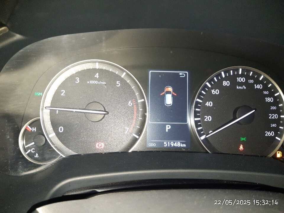 Foto Mobil Bekas Odometer Lexus RX 300 2.0 Luxury tahun 2019