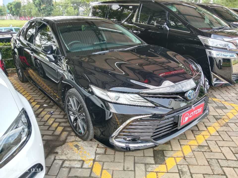 2022 Toyota Camry Hybrid 2.5 - Foto 1 dari 6