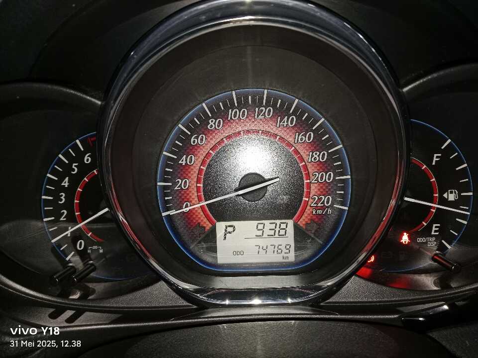 Foto Mobil Bekas Odometer Toyota Yaris 1.5 S tahun 2016