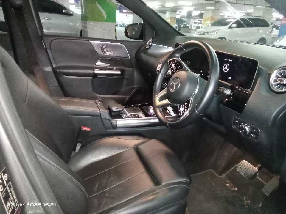 Foto Mobil Bekas Kabin Depan Mercedes-Benz B200 1.3 tahun 2019
