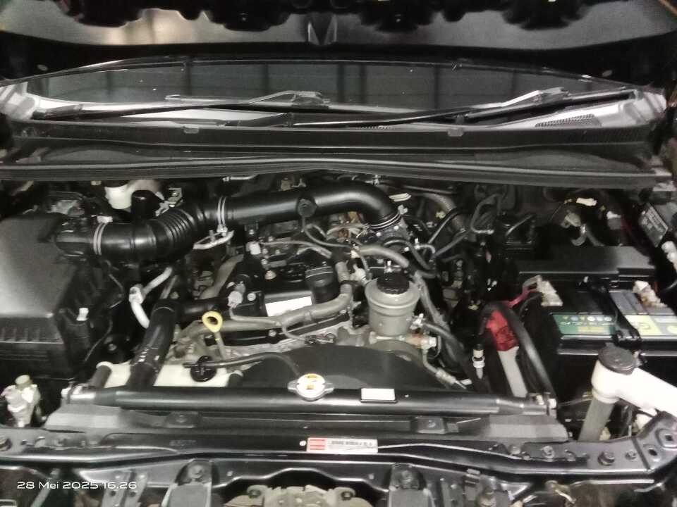 Foto Mobil Bekas Mesin Toyota Innova 2.0 Venturer tahun 2017