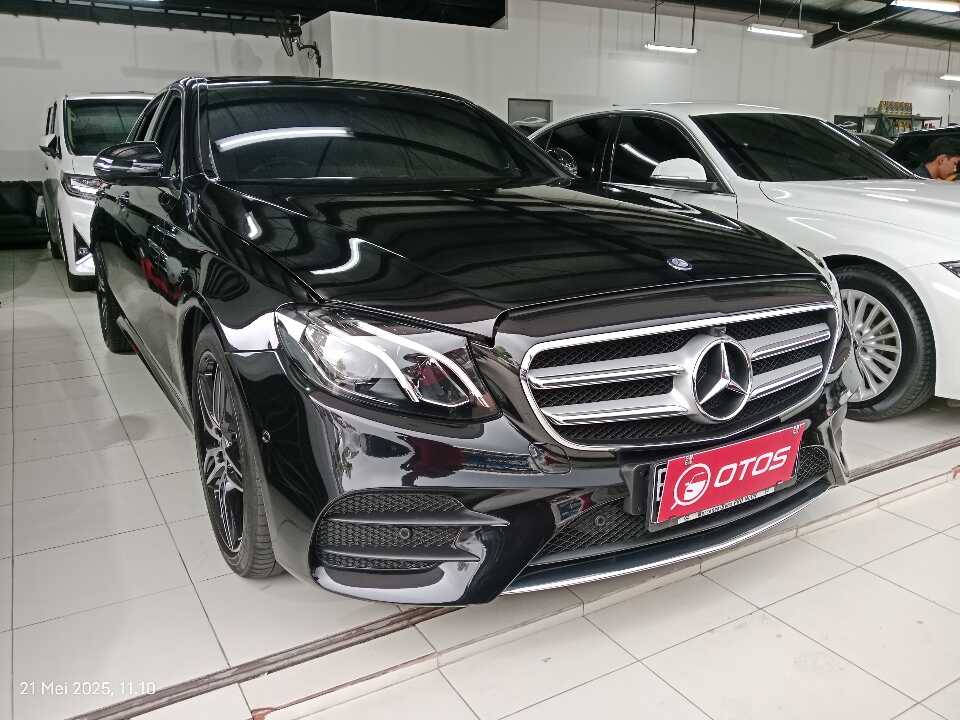 2017 Mercedes-Benz E300 2.0 - Foto 1 dari 6