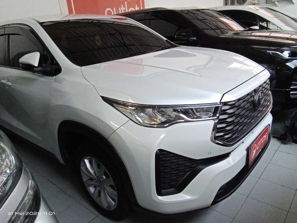 2022 Toyota Kijang Innova 2.0 Zenix V CVT - Foto 1 dari 6