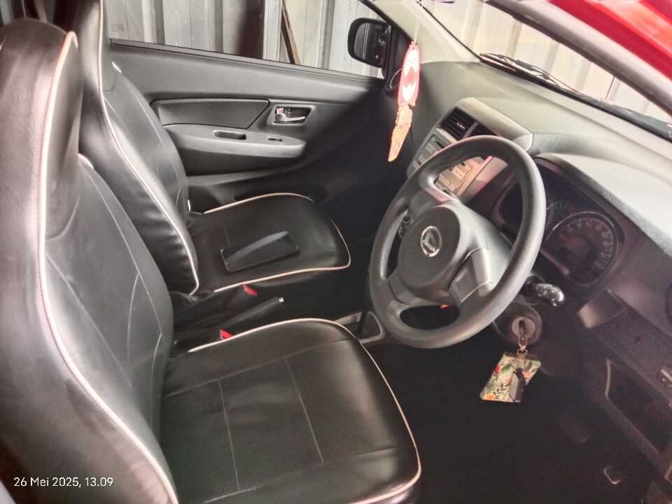Foto Mobil Bekas Kabin Depan Daihatsu Ayla 1.0 X tahun 2021