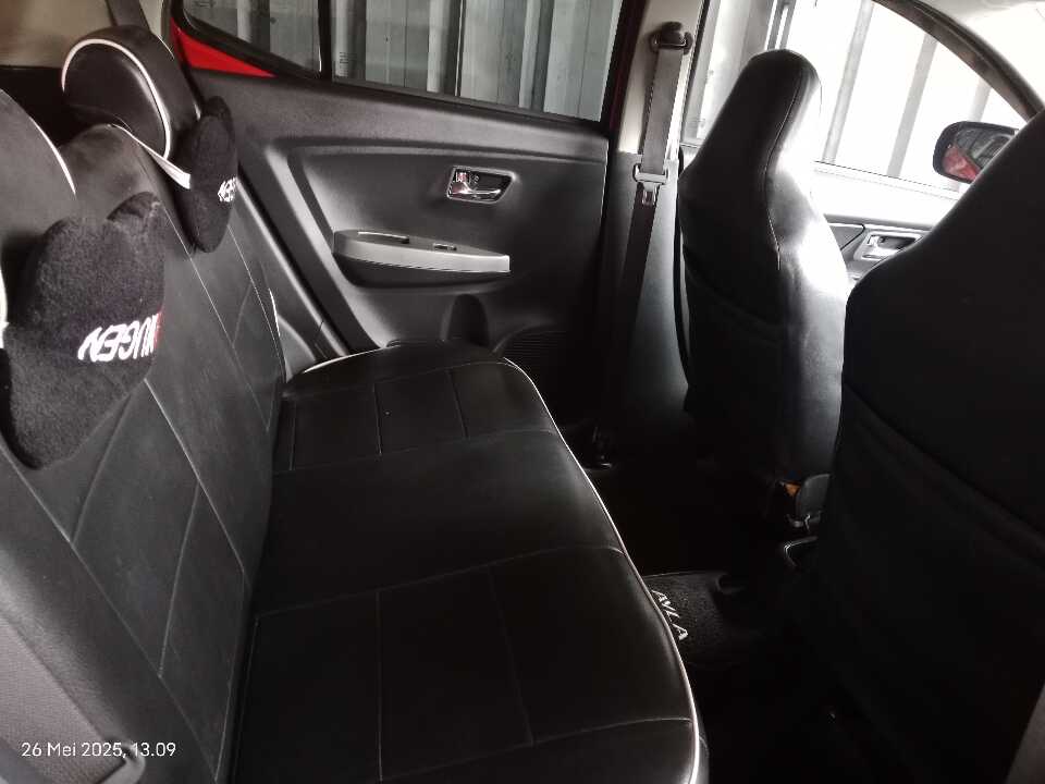 Foto Mobil Bekas Kabin Belakang Daihatsu Ayla 1.0 X tahun 2021