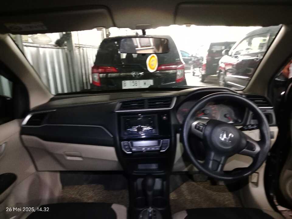 Foto Mobil Bekas Dashboard Honda Brio 1.2 Satya E tahun 2018