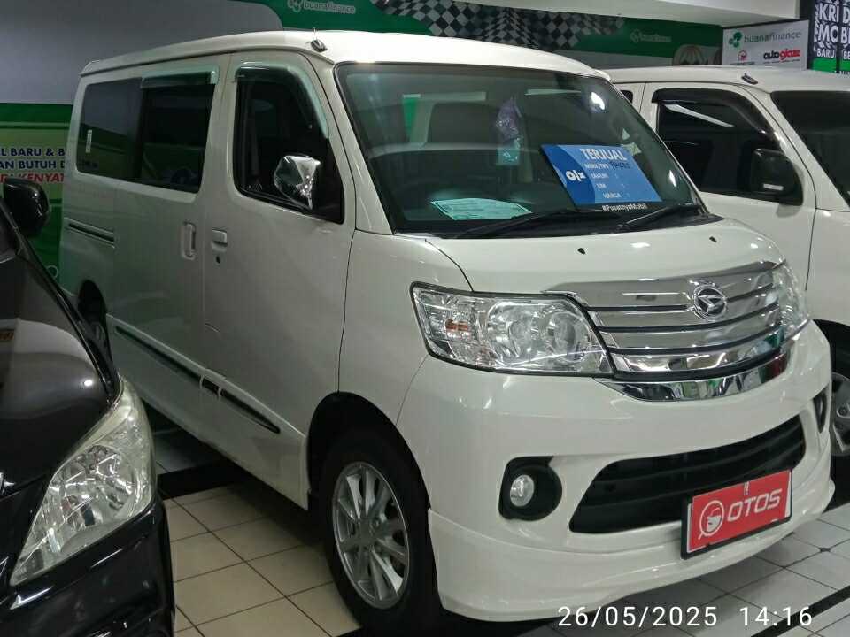 2020 Daihatsu Luxio 1.5 X - Foto 1 dari 6