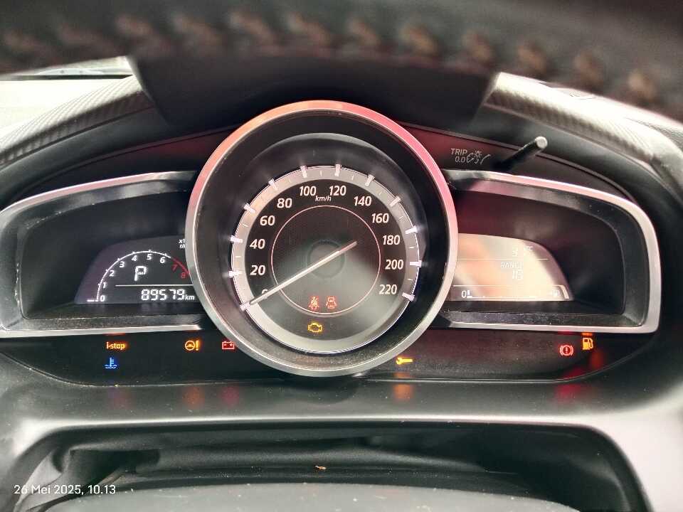 Foto Mobil Bekas Odometer Mazda 2 1.5 Skyactiv tahun 2016