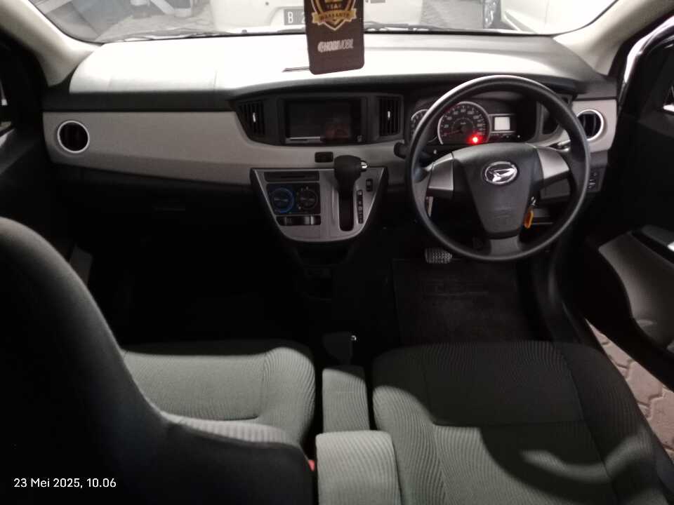 Foto Mobil Bekas Dashboard Daihatsu Sigra 1.2 R tahun 2020