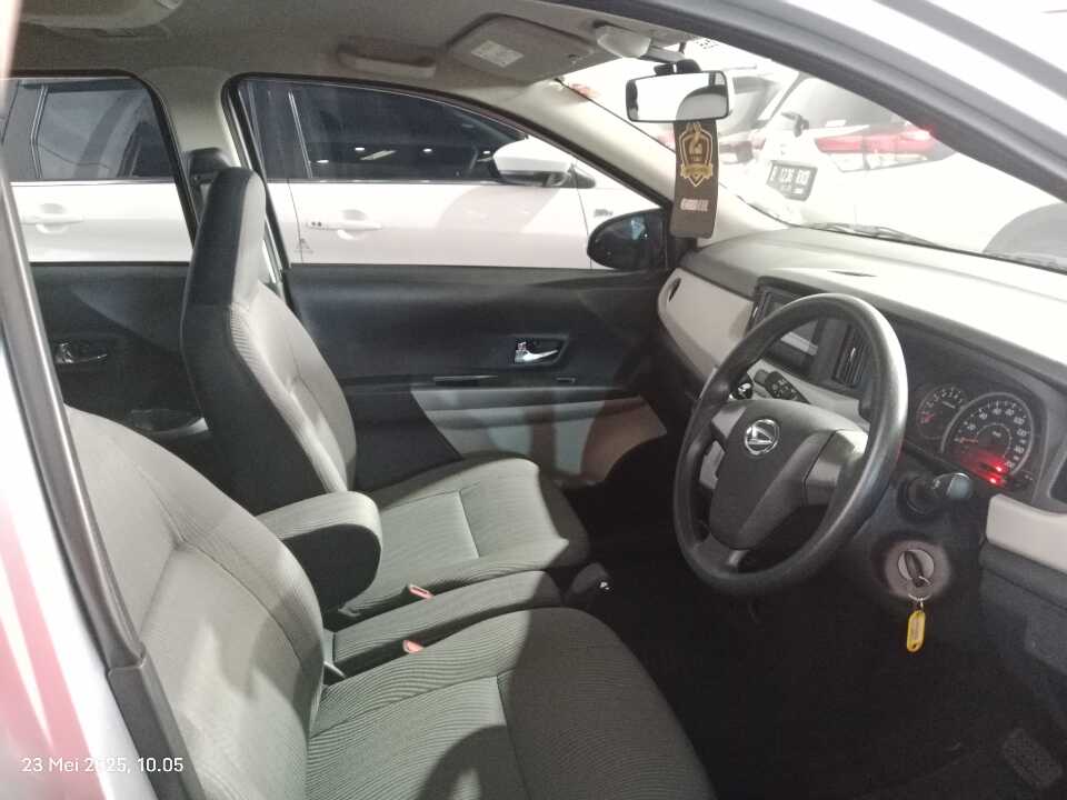 Foto Mobil Bekas Kabin Depan Daihatsu Sigra 1.2 R tahun 2020
