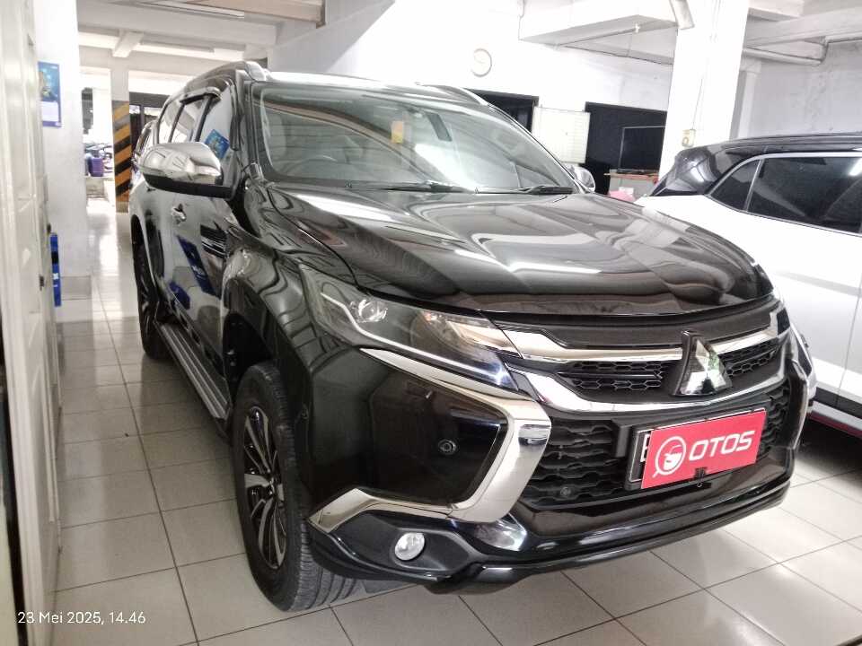 2020 Mitsubishi Pajero Sport 2.4 Dakar Ultimate - Foto 1 dari 6