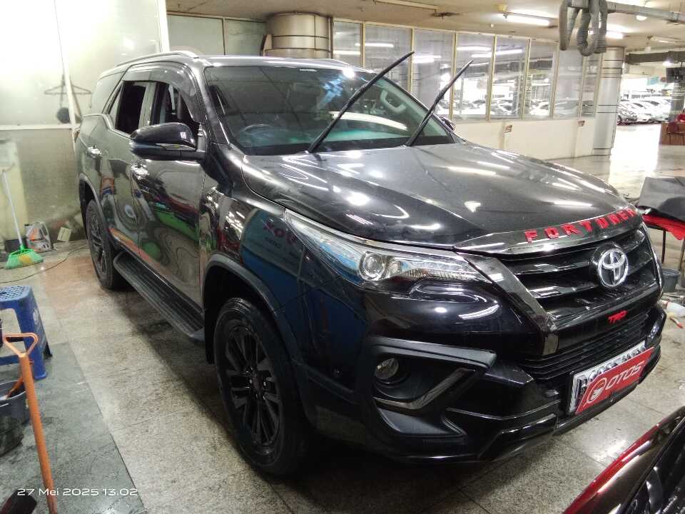 2020 Toyota Fortuner 2.4 4X2 VRZ - Foto 1 dari 6