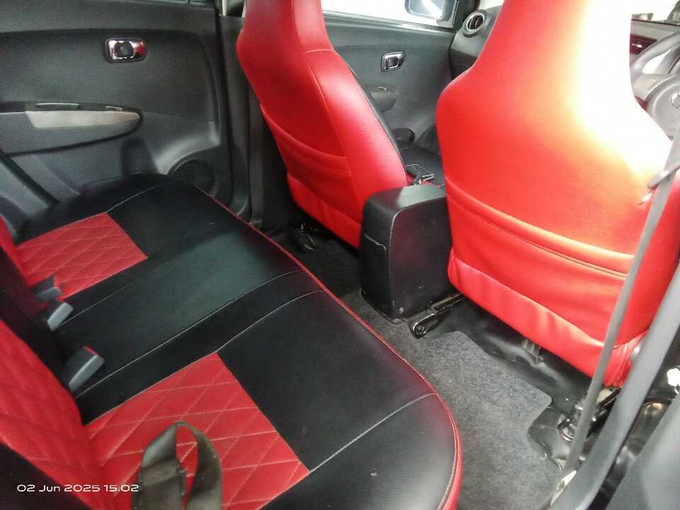Foto Mobil Bekas Kabin Belakang Toyota Agya 1.0 G tahun 2016