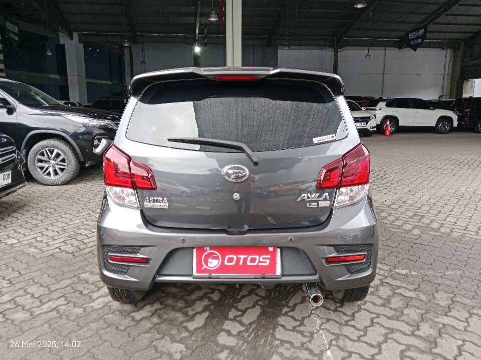 Foto Mobil Bekas Tampak Belakang Daihatsu Ayla 1.2 R tahun 2018