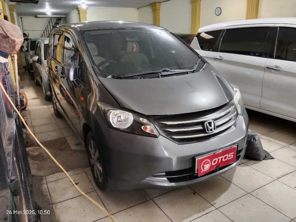 2010 Honda Freed 1.5 E - Foto 1 dari 6