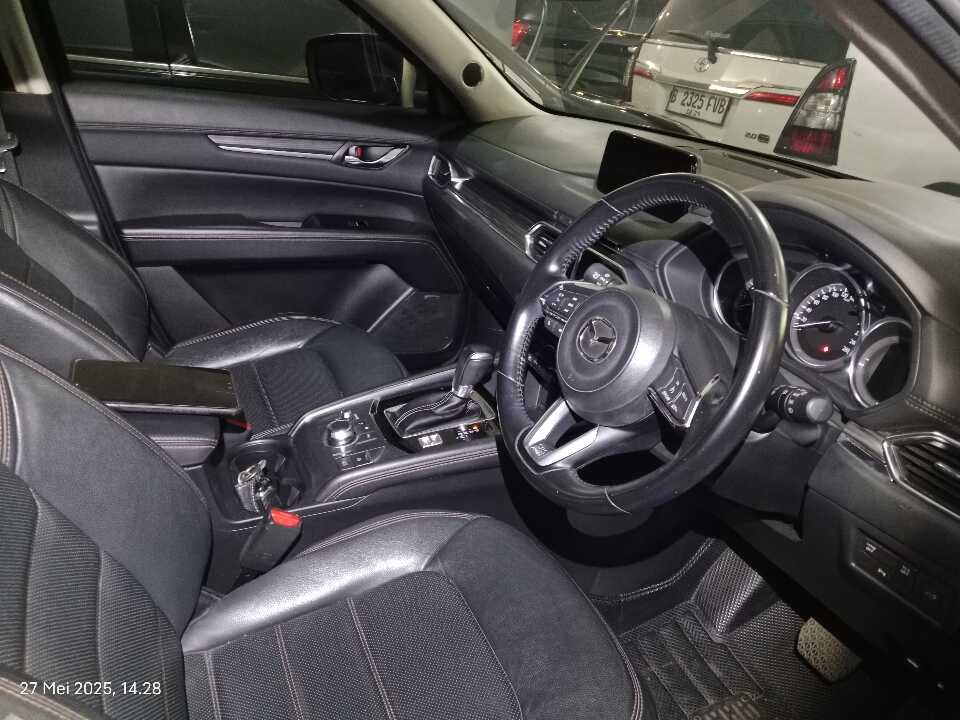 Foto Mobil Bekas Kabin Depan Mazda CX-5 2.5 tahun 2018