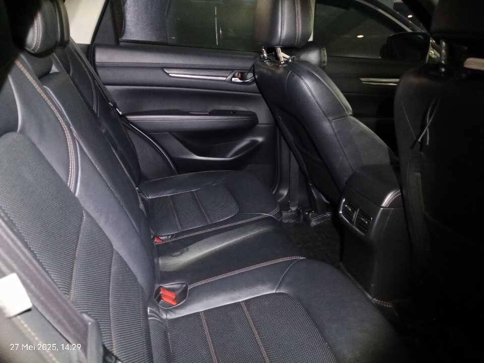 Foto Mobil Bekas Kabin Belakang Mazda CX-5 2.5 tahun 2018