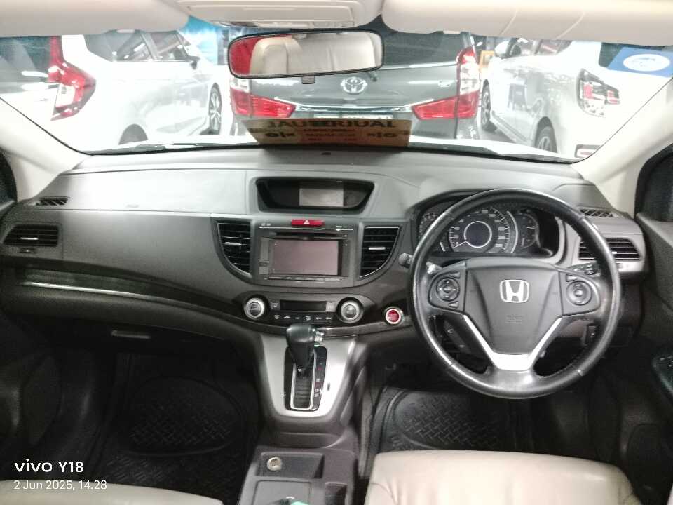 Foto Mobil Bekas Dashboard Honda CR-V 2.4 RM3 tahun 2013