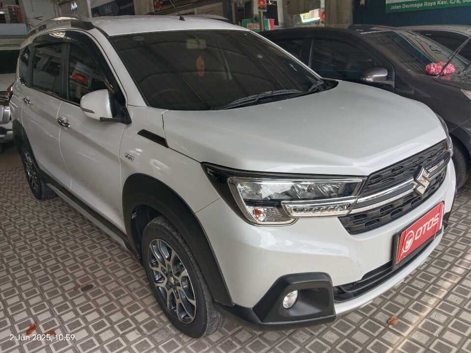 2022 Suzuki XL7 1.5 - Foto 1 dari 6