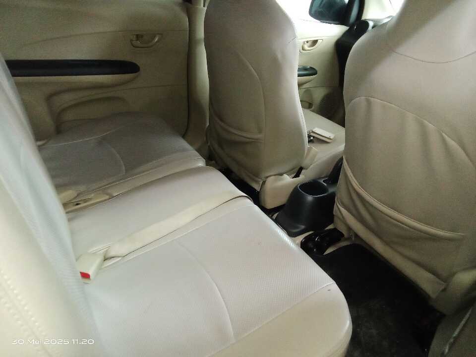 Foto Mobil Bekas Kabin Belakang Honda Mobilio 1.5 S tahun 2014