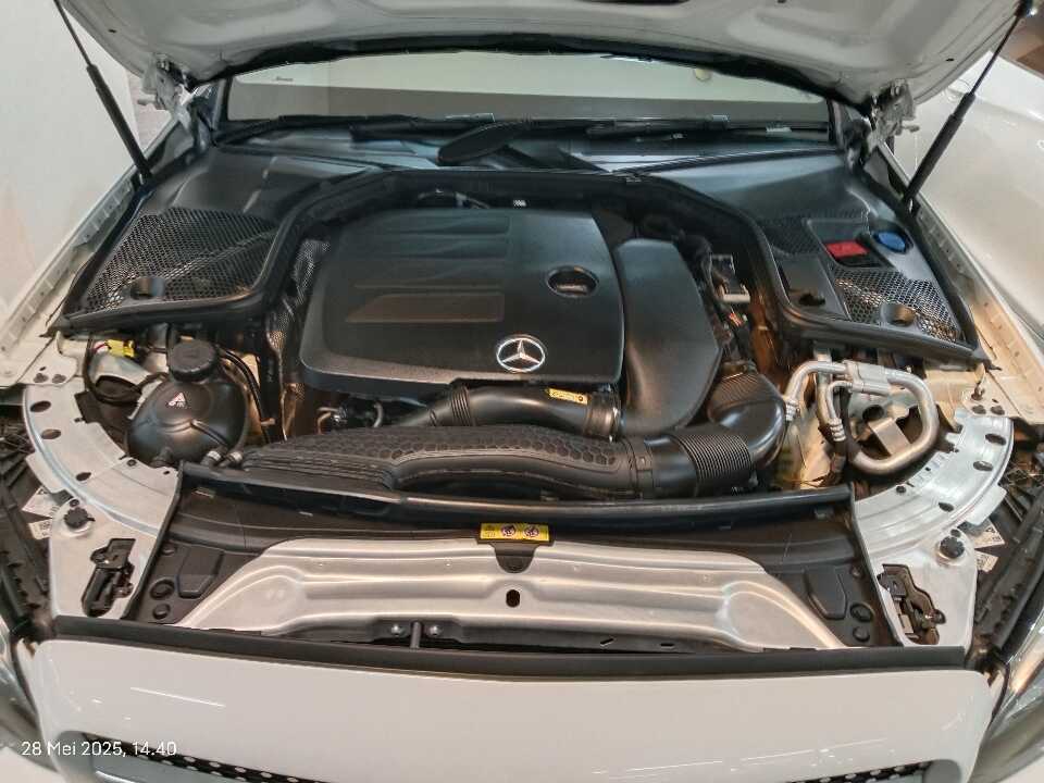 Foto Mobil Bekas Mesin Mercedes-Benz C200 2.0 W205 tahun 2021
