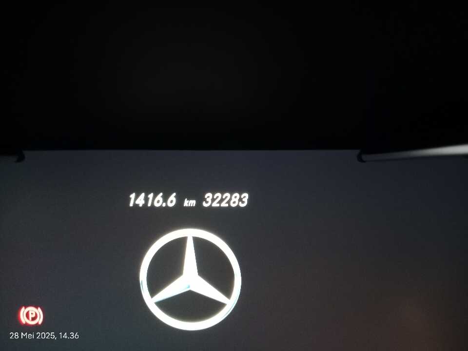 Foto Mobil Bekas Odometer Mercedes-Benz C200 2.0 W205 tahun 2021
