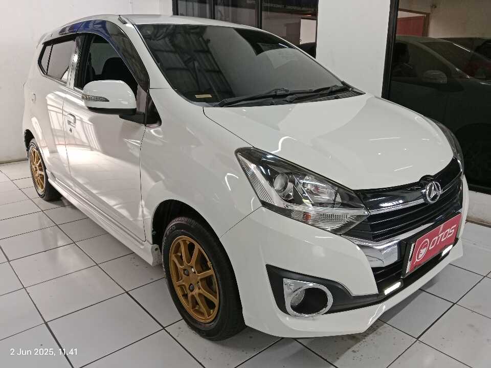 2019 Daihatsu Ayla 1.2 R - Foto 1 dari 6