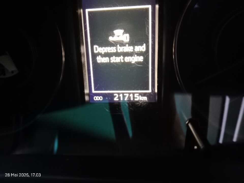 Foto Mobil Bekas Odometer Toyota Fortuner 2.8 4X2 VRZ tahun 2022