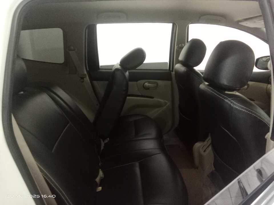 Foto Mobil Bekas Kabin Belakang Nissan Grand Livina 1.5 SV tahun 2016