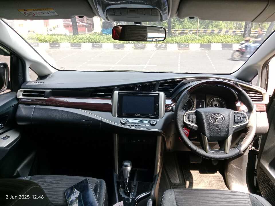 Foto Mobil Bekas Dashboard Toyota Innova 2.0 Q tahun 2017