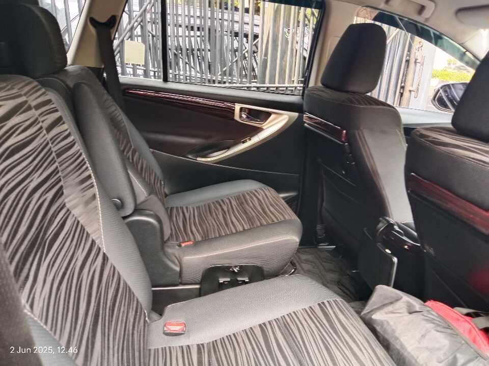 Foto Mobil Bekas Kabin Belakang Toyota Innova 2.0 Q tahun 2017