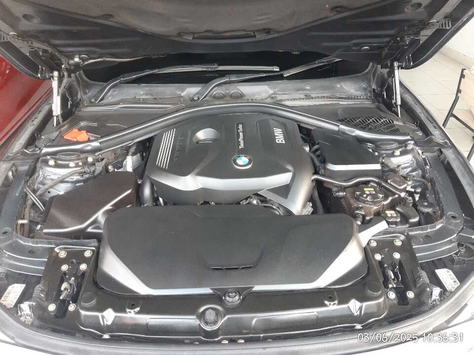 Foto Mobil Bekas Mesin BMW 320i 2.0 tahun 2016