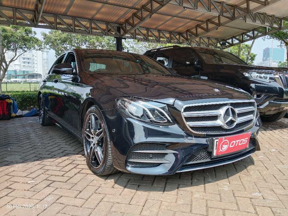 2017 Mercedes-Benz E300 2.0 - Foto 1 dari 6