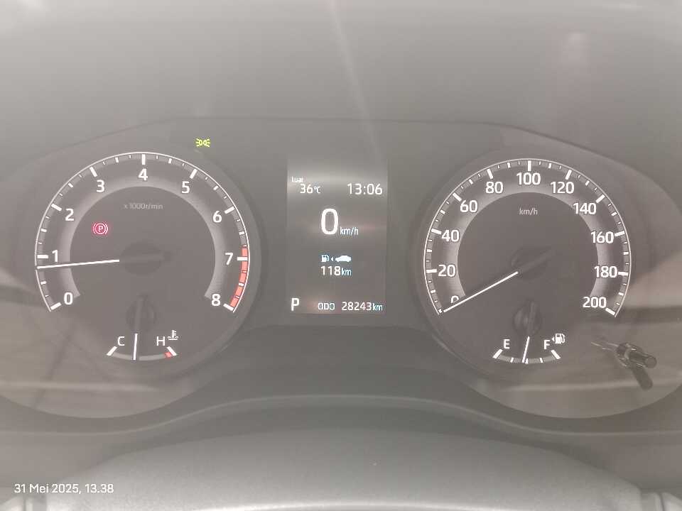 Foto Mobil Bekas Odometer Toyota Innova 2.0 V tahun 2023