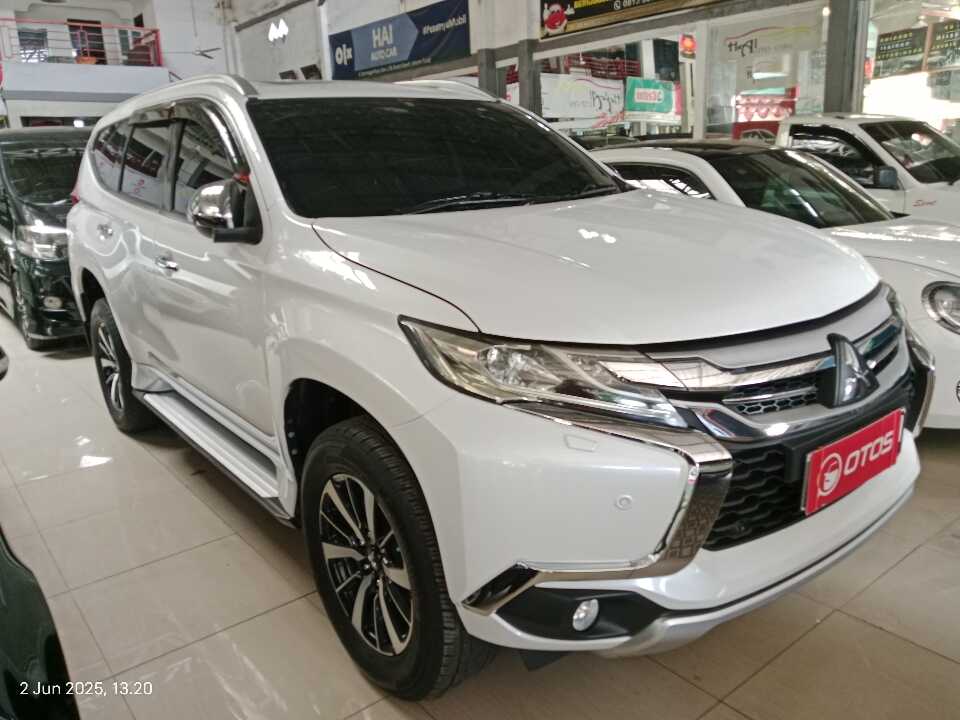 2017 Mitsubishi Pajero Sport 2.4 Dakar - Foto 1 dari 6
