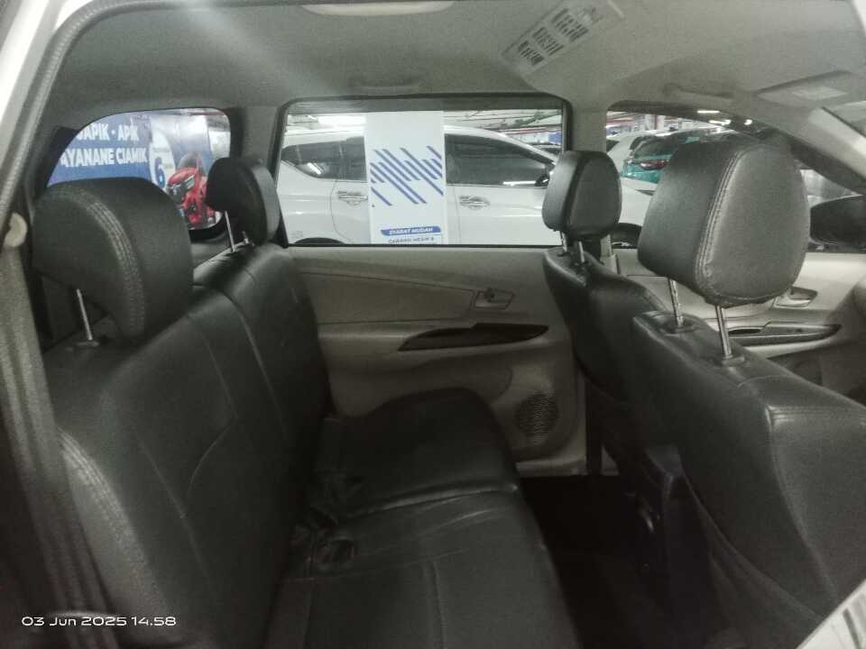 Foto Mobil Bekas Kabin Belakang Daihatsu Xenia 1.3 X tahun 2019