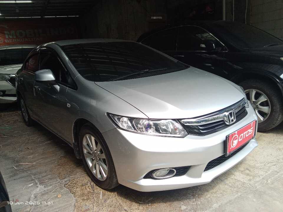 2013 Honda Civic 1.8 FB - Foto 1 dari 6