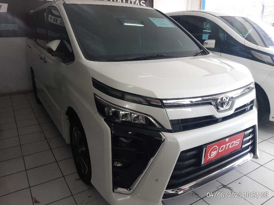 2018 Toyota Voxy 2.0 - Foto 1 dari 6