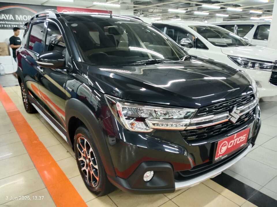 2020 Suzuki XL7 1.5 - Foto 1 dari 6