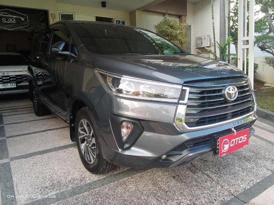 2022 Toyota Kijang Innova 2.4 V - Foto 1 dari 6