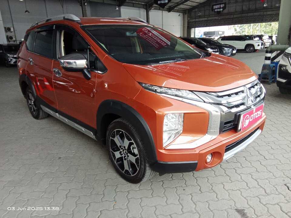 2020 Mitsubishi Xpander 1.5 Cross - Foto 1 dari 9