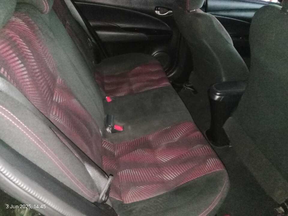 Foto Mobil Bekas Kabin Belakang Toyota Yaris 1.5 S tahun 2019