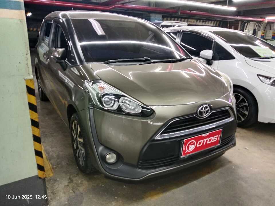 2017 Toyota Sienta 1.5 V - Foto 1 dari 6