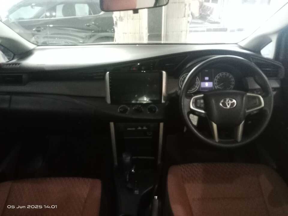 Foto Mobil Bekas Dashboard Toyota Innova 2.0 G tahun 2018