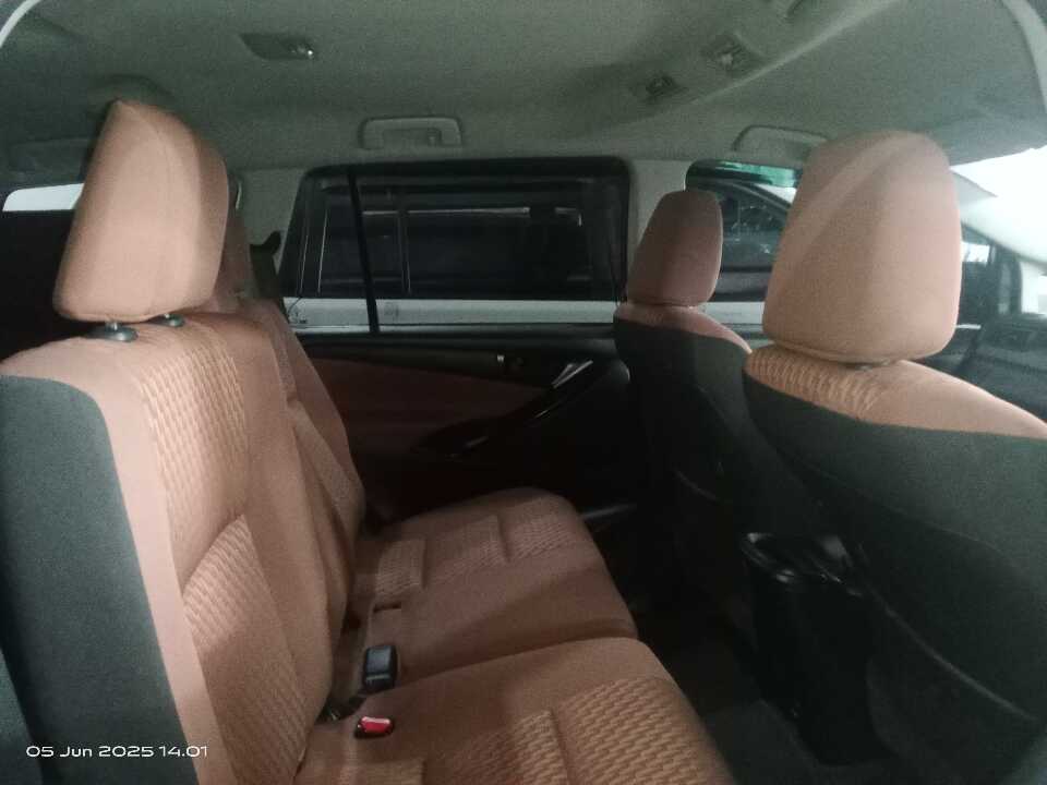 Foto Mobil Bekas Kabin Belakang Toyota Innova 2.0 G tahun 2018