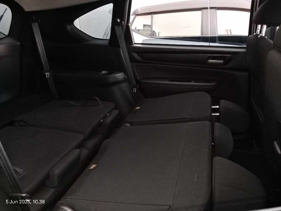 Foto Mobil Bekas Kabin Belakang Honda BR-V 1.5 E tahun 2022
