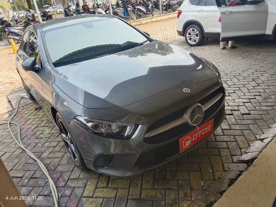 2022 Mercedes-Benz A200 1.3 - Foto 1 dari 6